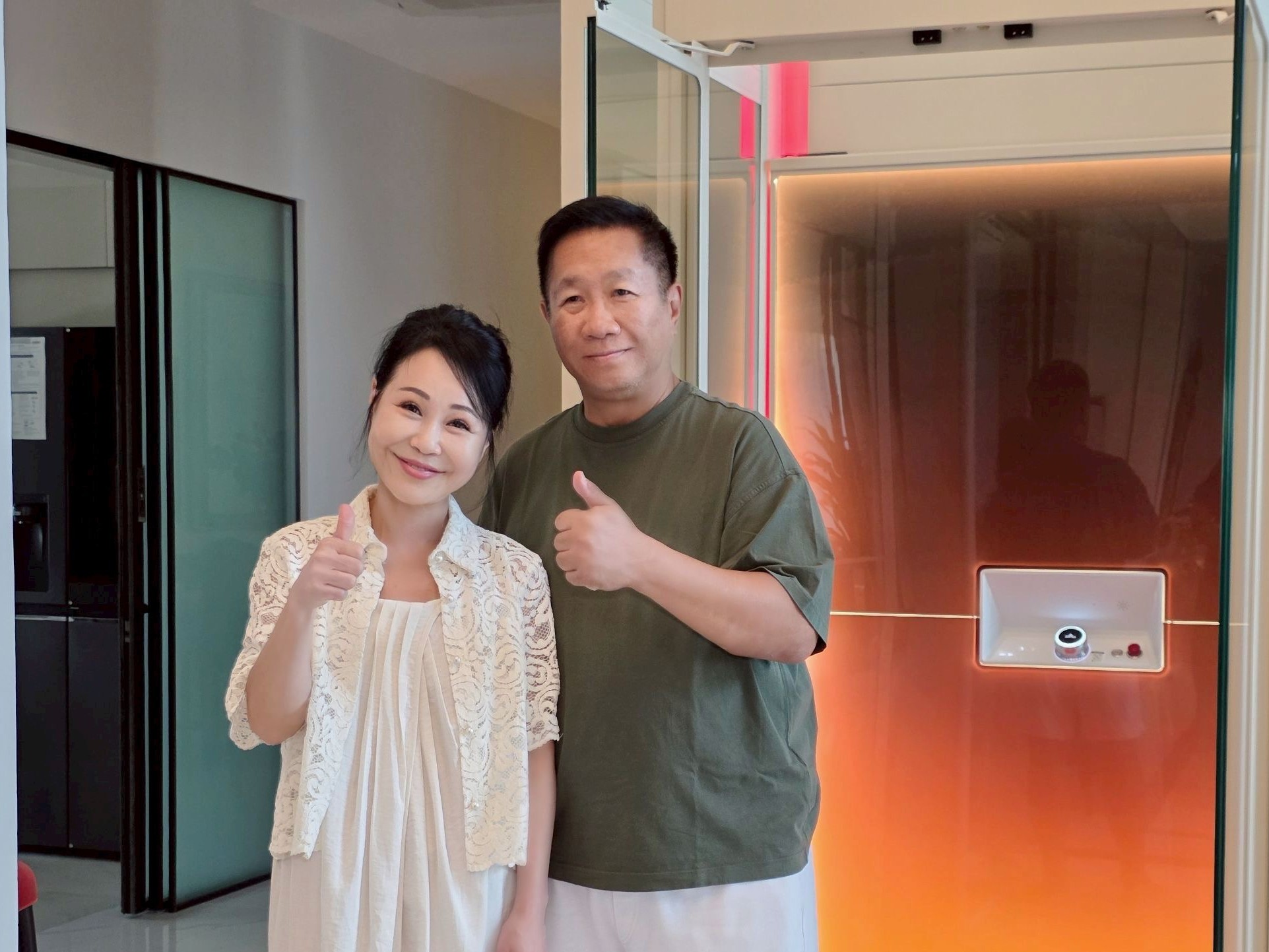 ดร.วิวัฒน์ วิฑูรย์เธียร & คุณซูซี่ คิม
